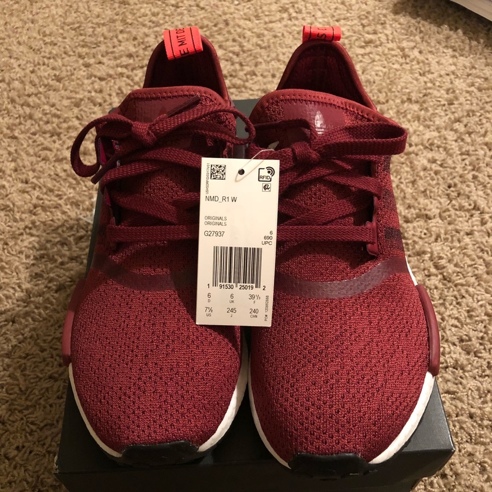 Women’s NMD R1 SOLD